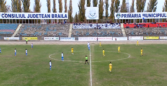 VIDEO | Protest în Liga 2. Jucătorii de la Dacia Unirea Brăila au refuzat sa joace fotbal în meciul cu Petrolul. Cum au reacţionat adversarii