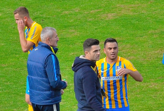 Echipa lui Florin Bratu a făcut spectacol azi în Liga a 2-a! Meci cu zece goluri la Aerostar Bacău - Metaloglobus