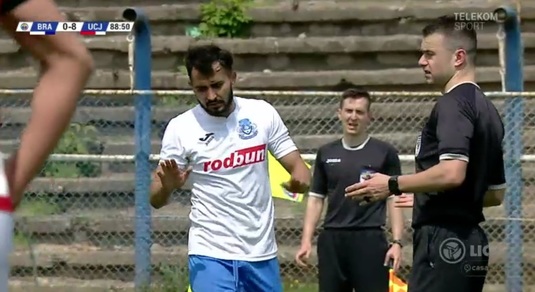 VIDEO | Moment GENIAL în Brăila - U Cluj 0-8. Ce strigă un fan din tribune în minutul 89, după ce gazdele cer vehement ofsaid :)