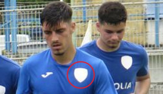 Încă un mare club din România are probleme cu marca. FOTO | Au acoperit emblema de pe tricouri şi au schimbat numele echipei