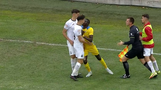 VIDEO | Tiberiu Giuroiu, eliminat în duelul Astra - Petrolul! Fotbalistul giurgiuvenilor ar fi abuzat rasial un adversar