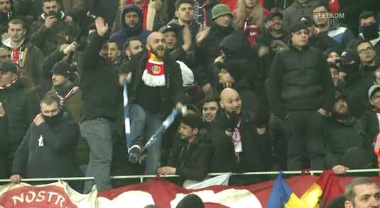 VIDEO | U Craiova - Dinamo, duelul suporterilor! Imagini inedite din timpul confruntării. Cum s-au provocat cele două galerii rivale