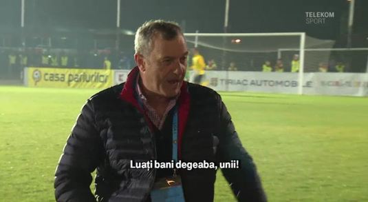 VIDEO EXCLUSIV | Mircea Rednic, explozie de nervi la adresa jucătorilor: ”Luaţi bani degeaba!!!” Imaginile care nu s-au văzut la TV
