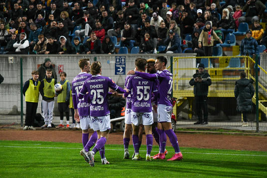 Cupa României | Botoşani - Rapid 0-2. Victorie fără emoţii pentru Giuleşteni. Boupendza, primul gol în România. Craiova şi Farul s-au făcut de râs