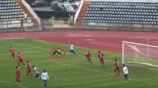 VIDEO | Gafă incredibilă în Cupa României! Portarul unei pretendente la play-off s-a făcut de râs, în meciul cu o echipă de Liga 3