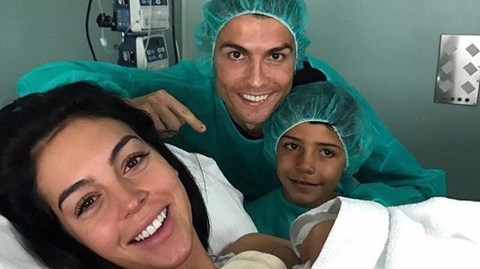 Cristiano Ronaldo, de patru ori tată: "Suntem foarte fericiţi"