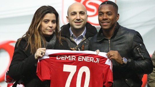 OFICIAL | Robinho şi-a găsit echipă. A fost prezentat la noul său club, unde va fi coleg cu un fotbalist român