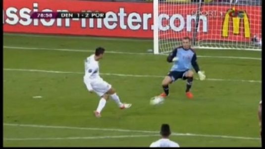 Iată faza care putea îngropa Portugalia! Singur cu portarul, Cristiano Ronaldo a şutat penibil, iar danezii au marcat imediat