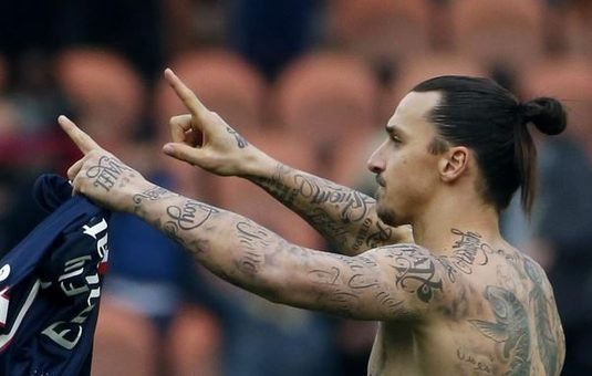 Ibrahimovic s-a umplut de tatuaje în scop caritabil