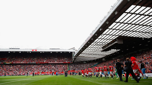 O tribună de pe "Old Trafford" va primi numele fostului fotbalist Bobby Charlton