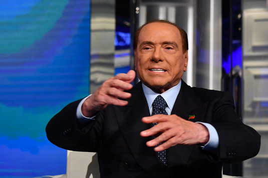 Berlusconi are planuri serioase.  Vrea să aducă un câştigător al Balonului de Aur la Monza