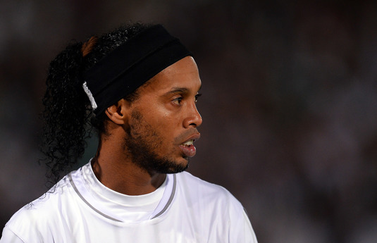 Situaţia incredibilă în care a ajuns Ronaldinho. Fostul campion mondial mai are doar şase euro în conturi