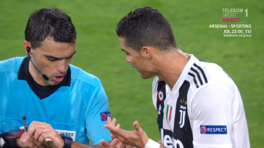 VIDEO | Cristiano Ronaldo l-a luat la rost pe Ovidiu Haţegan în timpul meciului dintre Juventus şi Man United. Discuţia dintre cei doi