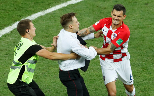 Dejan Lovren, suspendat un joc după comentariile făcute pe reţelele de socializare după meciul Croaţia – Spania