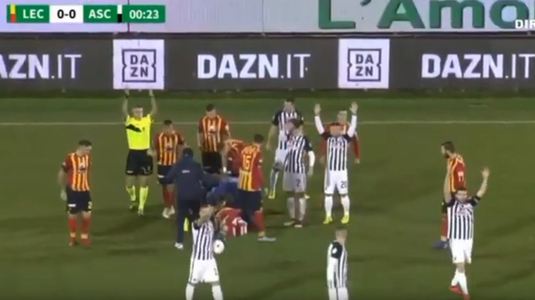 VIDEO ŞOCANT | Accidentare îngrozitoare în Serie B. Meciul a fost suspendat după doar cinci secunde de la start