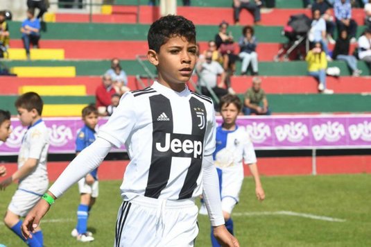 VIDEO | Uluitor! La doar opt ani, fiul lui Cristiano Ronaldo a marcat şapte goluri într-o repriză pentru echipa U-10 a lui Juve