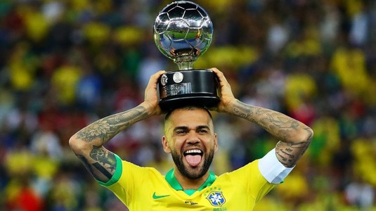 BREAKING NEWS | Au bătut palma cu cel mai titrat fotbalist din istorie! Dani Alves semnează pe trei ani cu noua sa echipă