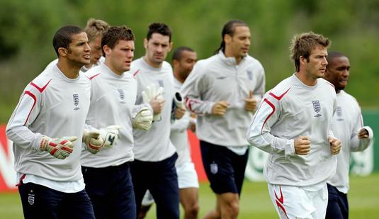 S-a alcătuit cel mai scump "11" englez din istorie. Surprinzător, fără David Beckham, Michael Owen sau Rio Ferdinand