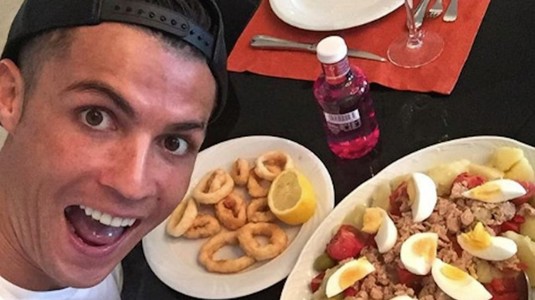 GENIAL | Patrice Evra a fost să mănânce acasă la Cristiano Ronaldo şi a rămas şocat de ce a văzut pe masă: ”Să nu vă duceţi niciodată să mâncaţi la el!” :) 