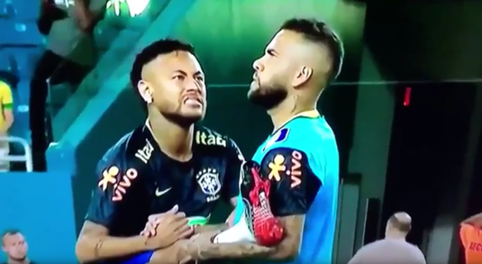 VIDEO | Clipe de groază pentru Dani Alves. Ce l-a atacat pe fundaş şi cum a fost salvat de Neymar