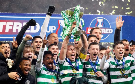 VIDEO | E de bine pentru CFR? Nebunie la Celtic Glasgow după triumful din finala Cupei Ligii. Anunţul lui Neil Lennon care a provocat isterie în vestiar 