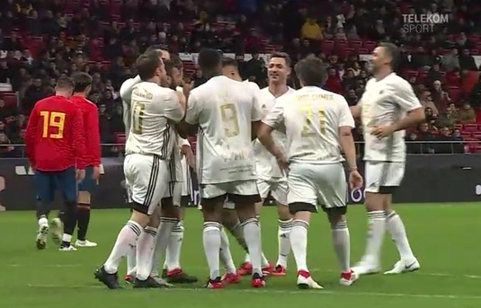 VIDEO | A plouat cu goluri magnifice în meciul dintre "stelele lumii" şi legendele naţionalei Spaniei. Cum s-a descurcat echipa lui Olăroiu şi Rădoi