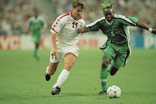 Taribo West îşi dă de gol colegii, după 22 de ani. Fotbaliştii naţionalei Nigeriei, dezmăţ cu femei înaintea meciului cu Danemarca de la Mondialul din '98: "Şi-au făcut de cap"