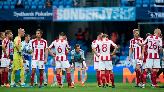 Finala Cupei Danemarcei a fost oprită un sfert de oră din cauza suporterilor. Momente inedite în plină pandemie de coronavirus