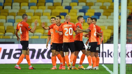 Scandal în Ucraina! Doi fotbalişti importanţi ai lui Şahtior şi ai Ucrainei au fost depistaţi pozitiv cu COVID-19