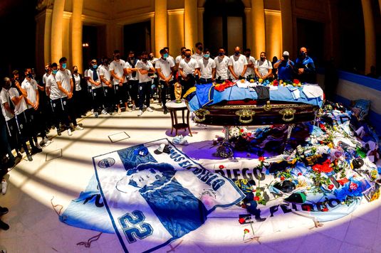 "Adios, Diego!". Maradona a fost înmormântat, în Buenos Aires, alături de părinţii săi