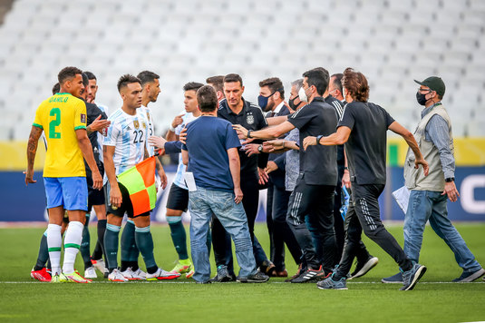 Scandal imens la derby-ul Americii de Sud, Brazilia - Argentina! Meciul a fost suspendat după ce patru jucători ai "Pumelor" au fost acuzaţi că au fentat regulile carantinării