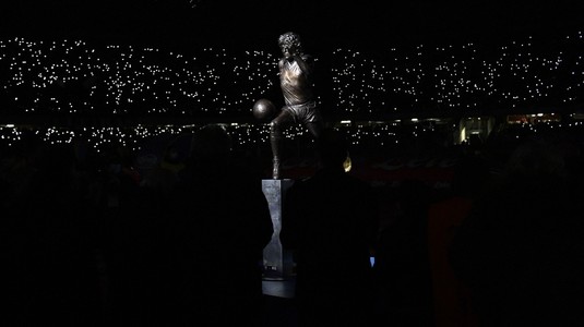Momente emoţionante înainte de Napoli - Lazio. Oficialii liderului din Serie A au dezvăluit o nouă statuie a legendarului Maradona