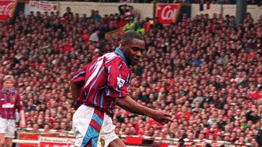 Poliţia britanică a cerut scuze familiei fostului fotbalist Dalian Atkinson, care a decedat după ce a fost descărcată asupra lui o armă cu electroşocuri