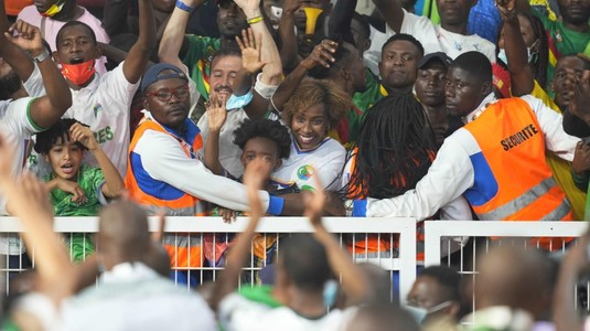Busculadă la intrarea pe stadion înainte de meciul Camerun - Insulele Comore. Cel puţin opt persoane au murit
