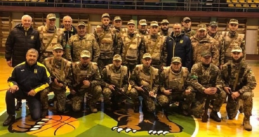 14 jucători şi antrenori ai echipei de eşalon secund Prikarpattia s-au înrolat în armata ucraineană! | FOTO