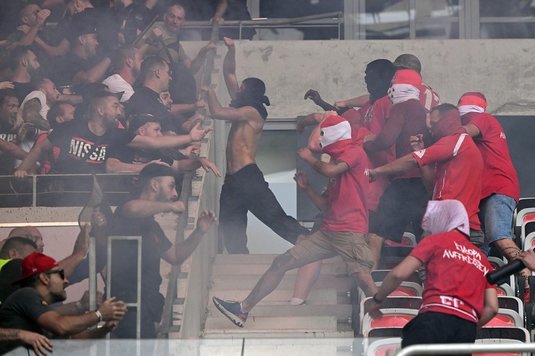 Peste 30 de persoane rănite în violenţele dinaintea meciului Nice – Koln, din Conference League