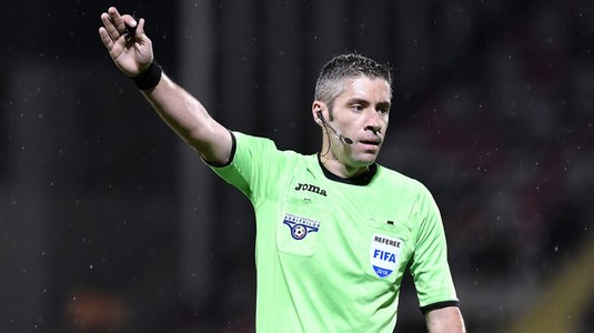 Radu Petrescu arbitrează meciul AS Roma - HJK Helsinki din Liga Europa