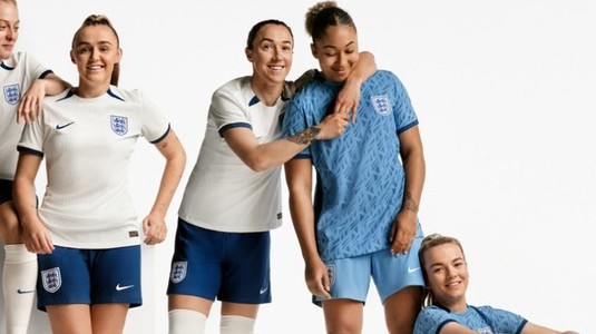 Fotbalistele Angliei au renunţat la pantalonii albi: "Erau incomozi în perioada sensibilă a lunii". Ce alte echipe feminine au schimbat echipamentele albe