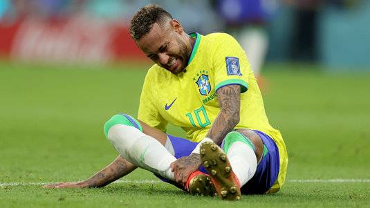 Neymar va fi operat. Cât va sta departe de terenul de fotbal starul brazilian