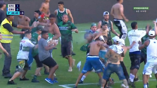VIDEO | Bătaie în Brazilia! Fanii de la Coritiba şi Cruzeiro s-au încăierat la un meci chiar pe teren