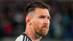 Messi, deranjat după ce a aflat că selecţionerul Argentinei ar putea demisiona. Discuţia pe care ”La Pulga” a avut-o a cu Scaloni