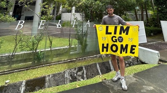 Caz incredibil în Singapore. Doi spanioli, aflaţi în luna miere, reţinuţi pe aeroport după ce au protestat împotriva proprietarului clubului Valencia