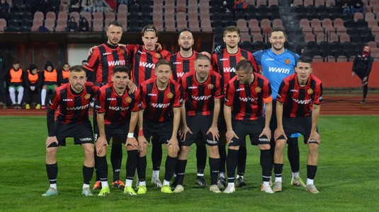 Preşedintele unui club din Europa s-a enervat şi a dat afară toţi jucătorii şi antrenorul echipei