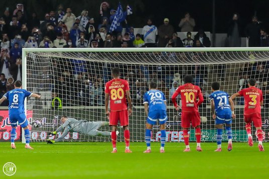 VIDEO | Florin Niţă, erou în meciul cu starurile de la Al Hilal. Portarul român a apărat un penalty în faţa fostului jucător din Premier League