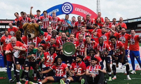 Echipa care a cucerit pentru a 26-a oară titlul în Ţările de Jos, după un final de sezon de coşmar pentru Ajax. “Lăncierii” au avut un avantaj mare