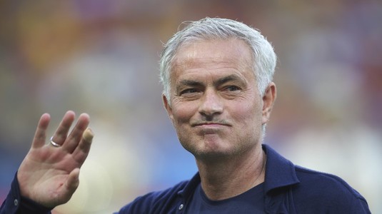 Jose Mourinho continuă la Fenerbahce şi le-a răspuns criticilor: "Răspunsul este simplu"