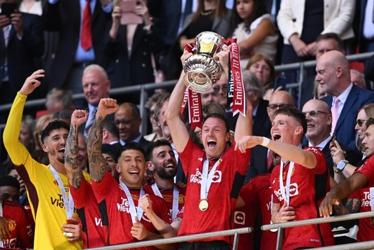 Se retrage de la Manchester United, la aproape două decenii de când a ajuns la echipă! Va ocupa o funcţie administrativă în club