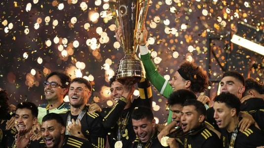 Mexic a bătut din nou naţionala SUA chiar la ea acasă şi a câştigat pentru a zecea oară Gold Cup