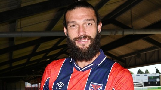 Andy Carroll s-a întors în Anglia şi a semnat cu o echipă din liga a şasea