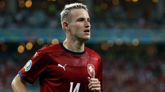 Primul fotbalist internaţional care şi-a recunoscut homosexualitatea a anunţat că se retrage la 29 de ani